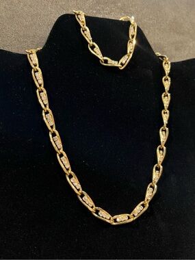 ✨ Gold Tone Crystal Link Necklace & Bracelet Set✨